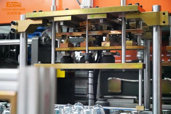 Máy thổi khuôn J4 Jar PET Chai cổ rộng với công suất 2200 - 2400BPH