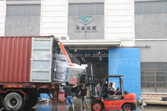 Máy tạo phôi chai PET Eceng SMC màu xanh da cam 4 khoang